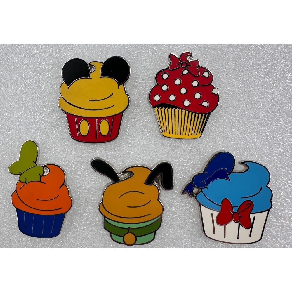 Disney Parks Exclusive Pin FAB FIVE CHARACTER CUPCAKES Mickey Minnie Donald 2011